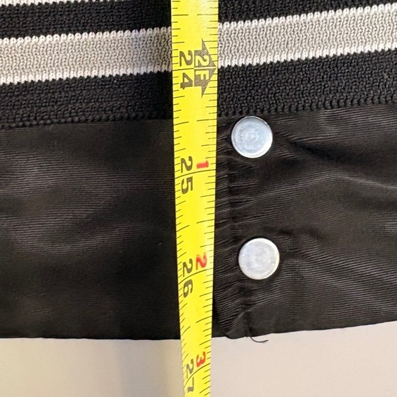 Chalk Line Oakland Raiders Satin Bomber Jacket  XL Black Silver Snap Front NFL - Picture 8 of 8